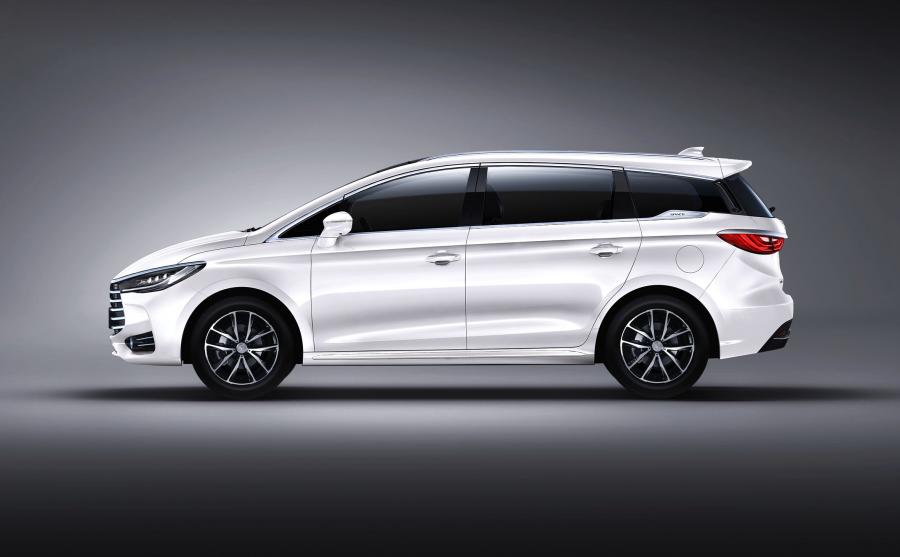  BYD Song Max 2017 года  (фото 3 из 40)
